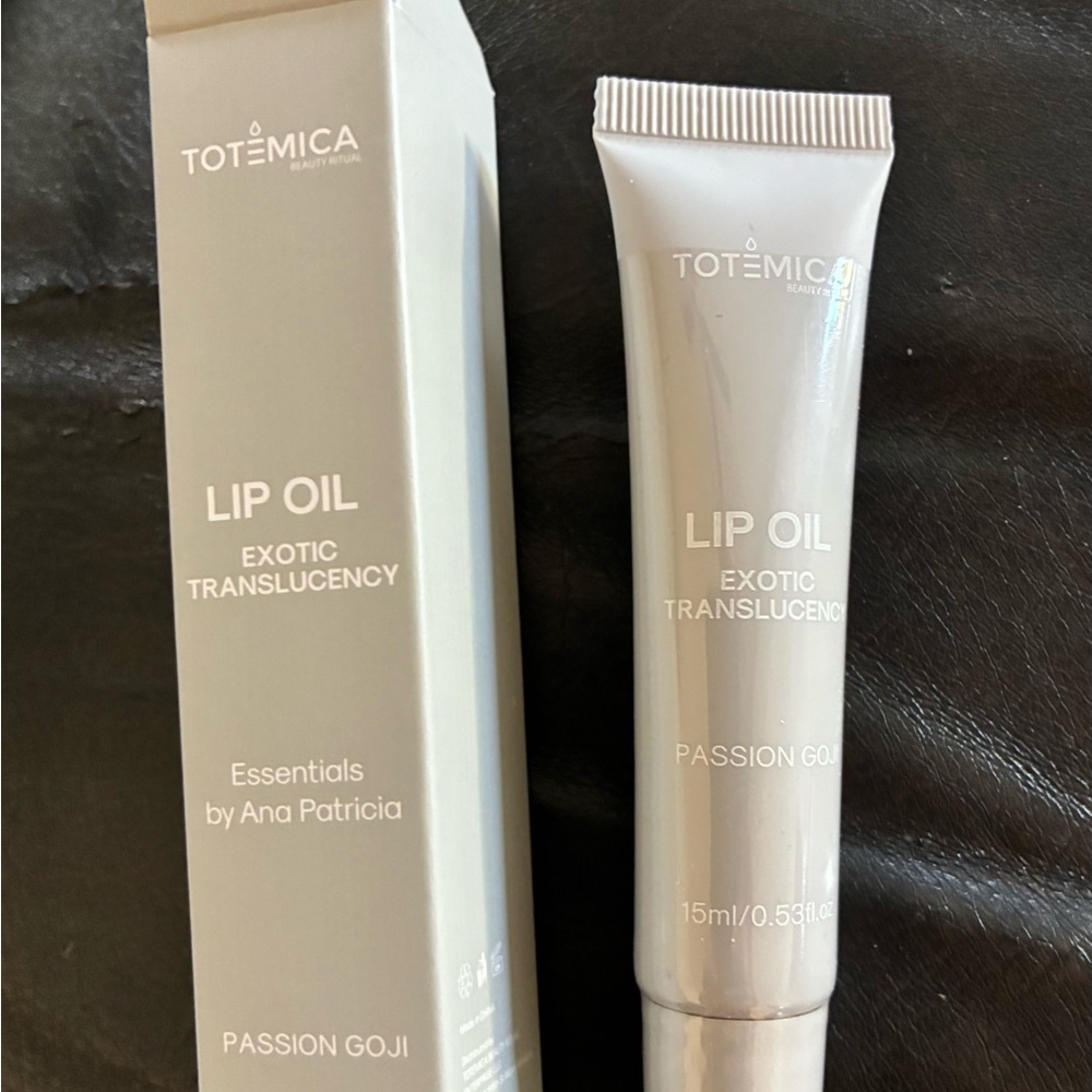 Totemica Lip Oil in Passion Goji tint